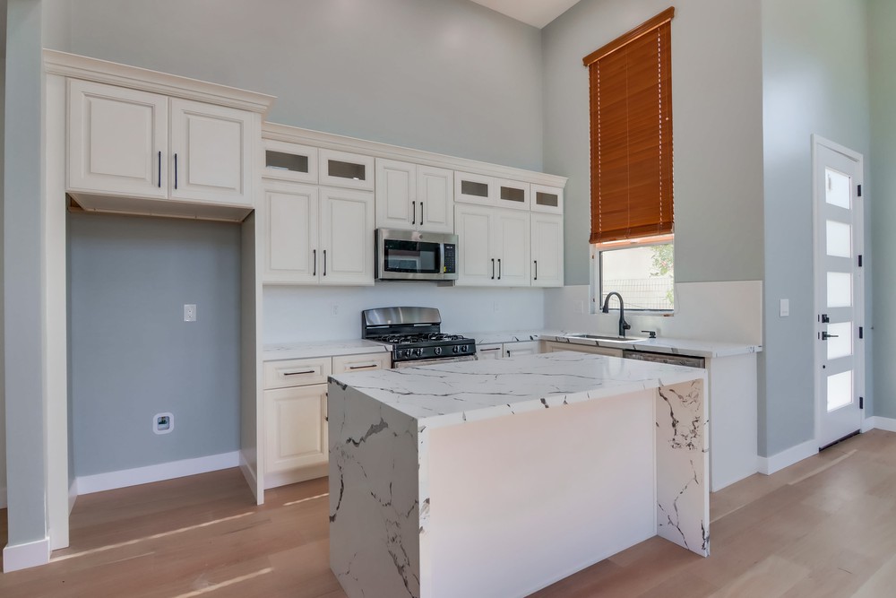 Virtual tour photo 10 of 48 for 3334 Altadena Ave