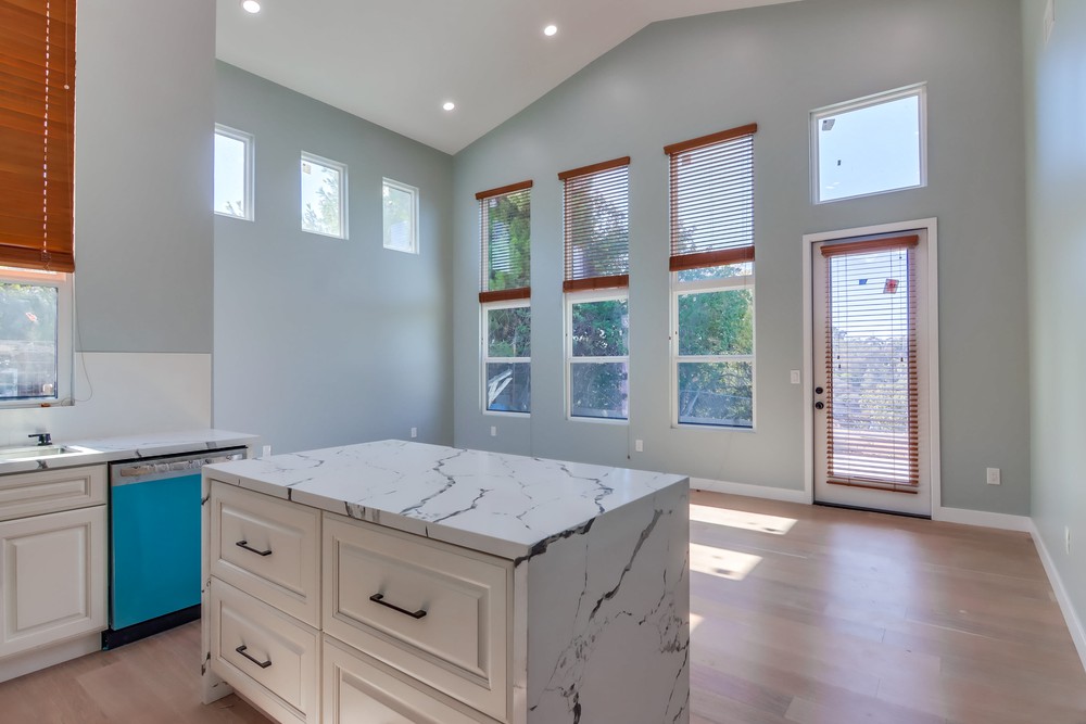 Virtual tour photo 14 of 48 for 3334 Altadena Ave