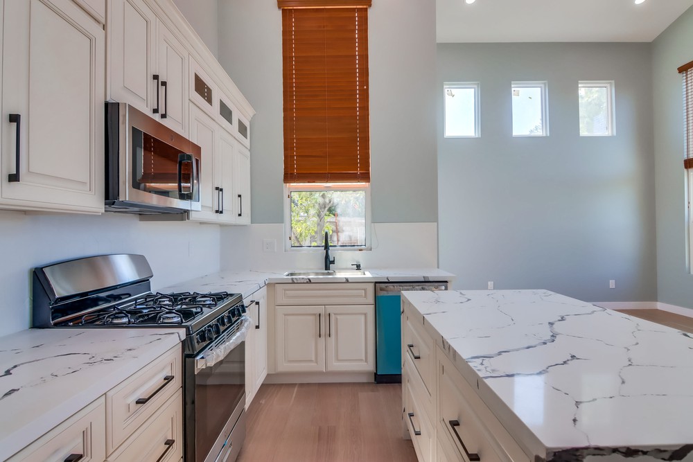 Virtual tour photo 16 of 48 for 3334 Altadena Ave