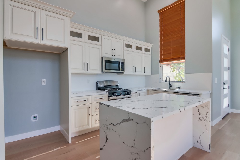 Virtual tour photo 17 of 48 for 3334 Altadena Ave