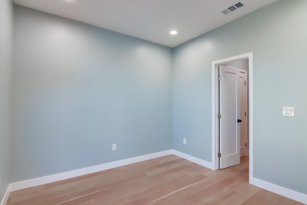 Virtual tour photo 33 of 48 for 3334 Altadena Ave