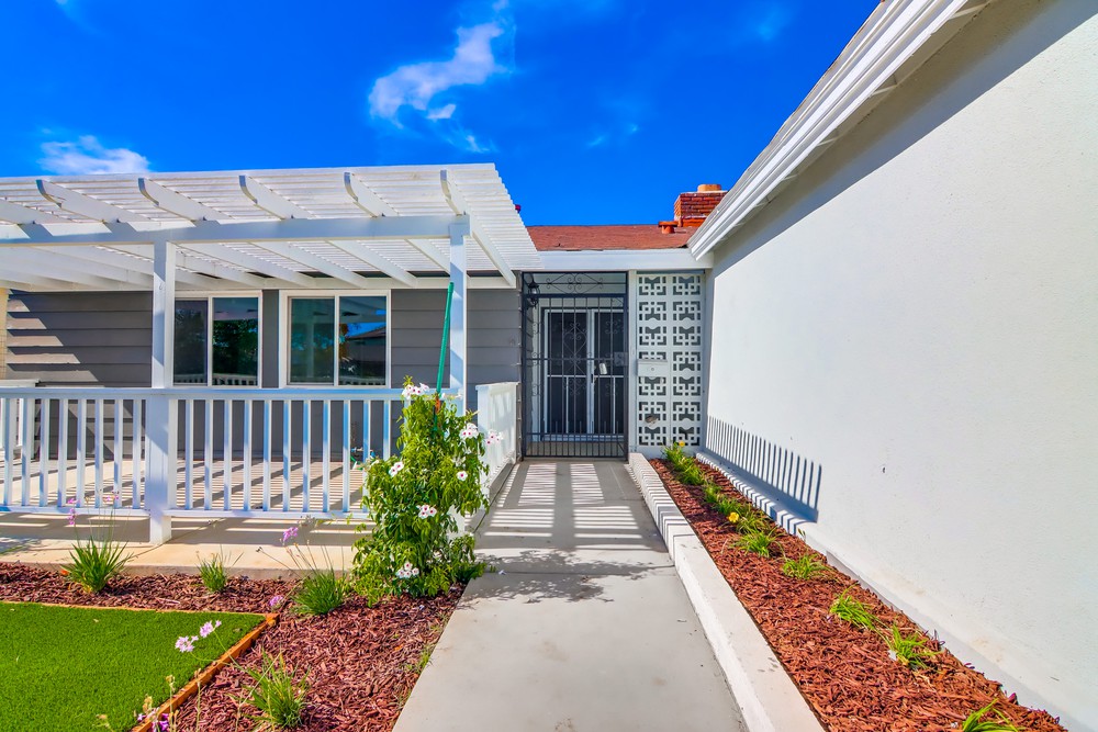 Virtual tour photo 5 of 37 for 3334 Altadena Ave