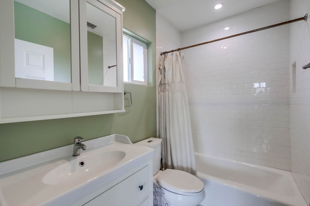 Virtual tour photo 18 of 37 for 3334 Lincoln Ave