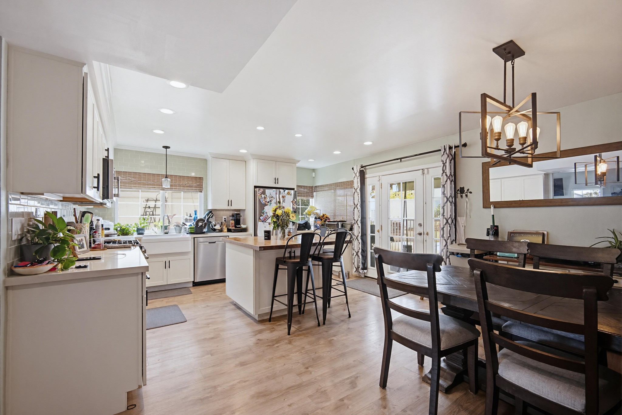 Virtual tour photo 11 of 38 for 3340 Lynwood Dr