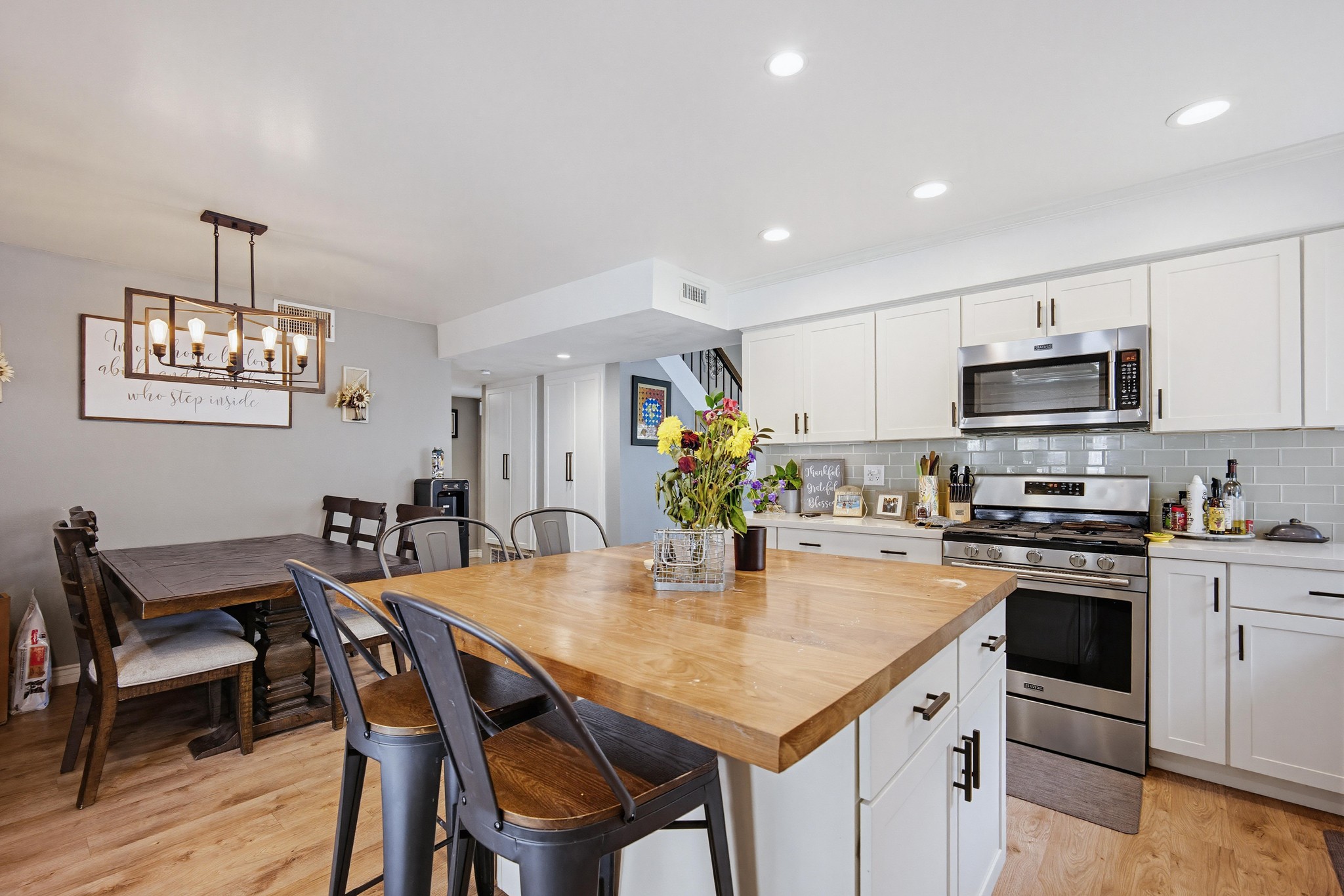 Virtual tour photo 14 of 38 for 3340 Lynwood Dr