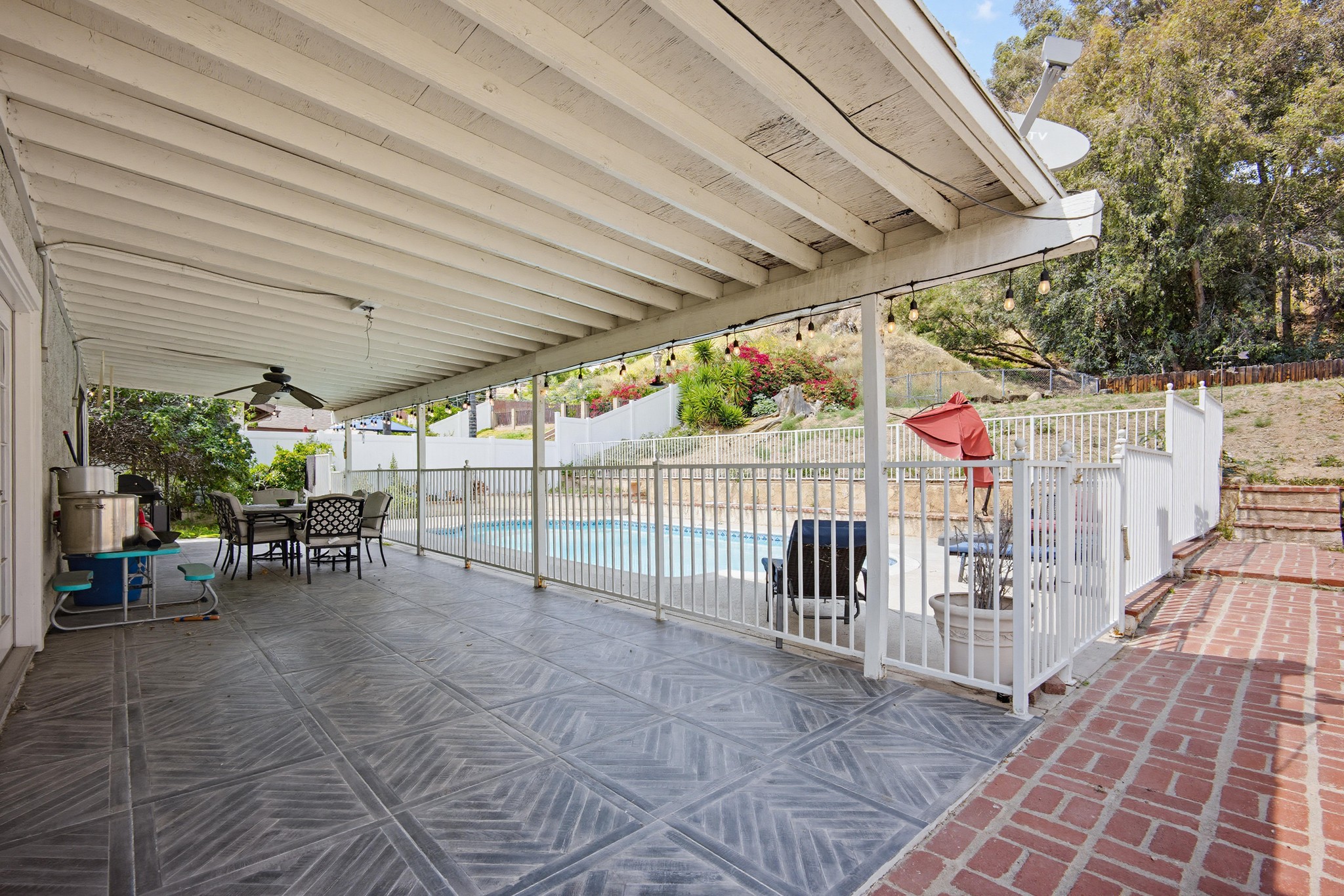 Virtual tour photo 31 of 38 for 3340 Lynwood Dr