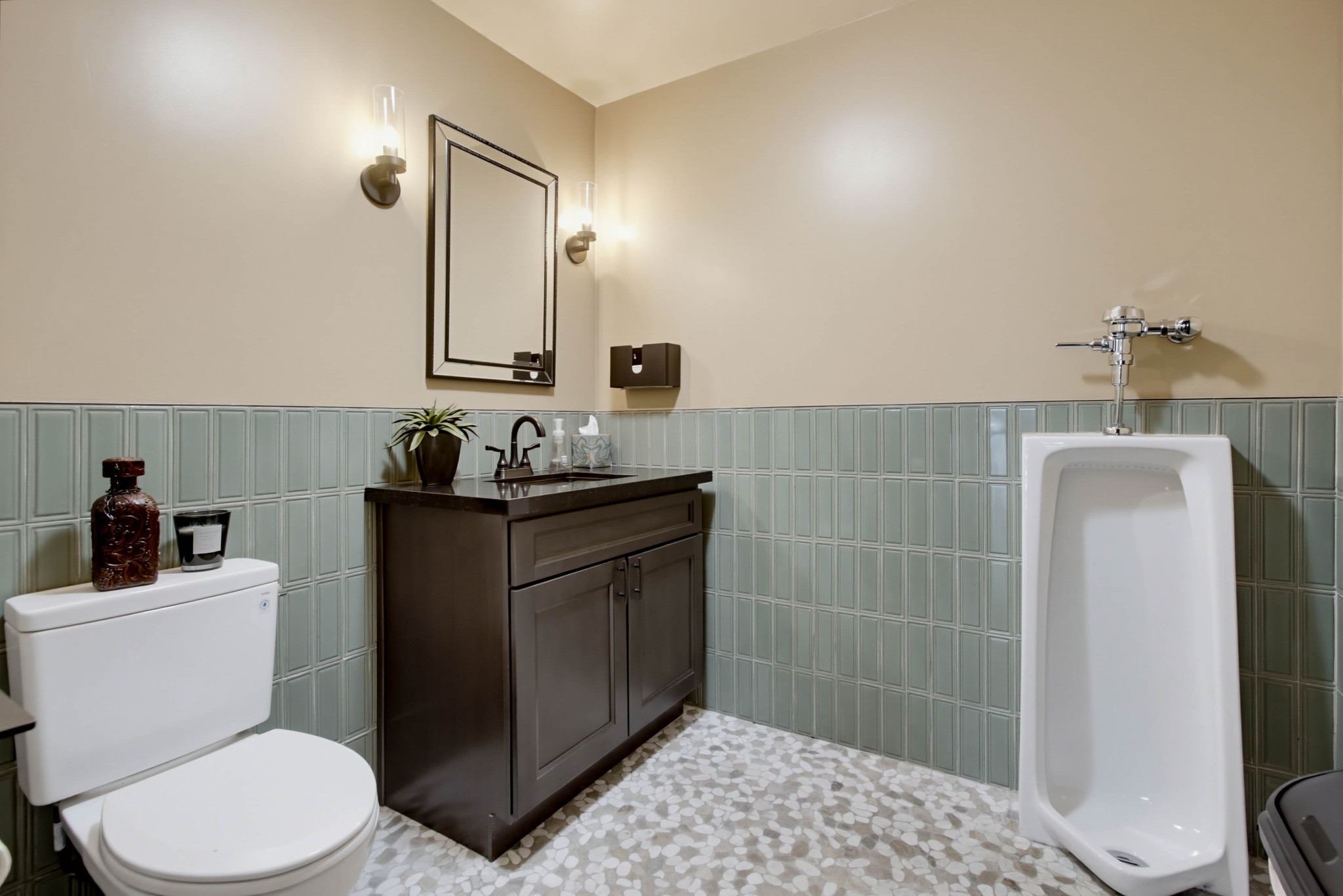 Virtual tour photo 30 of 75 for 3341 Hancock St