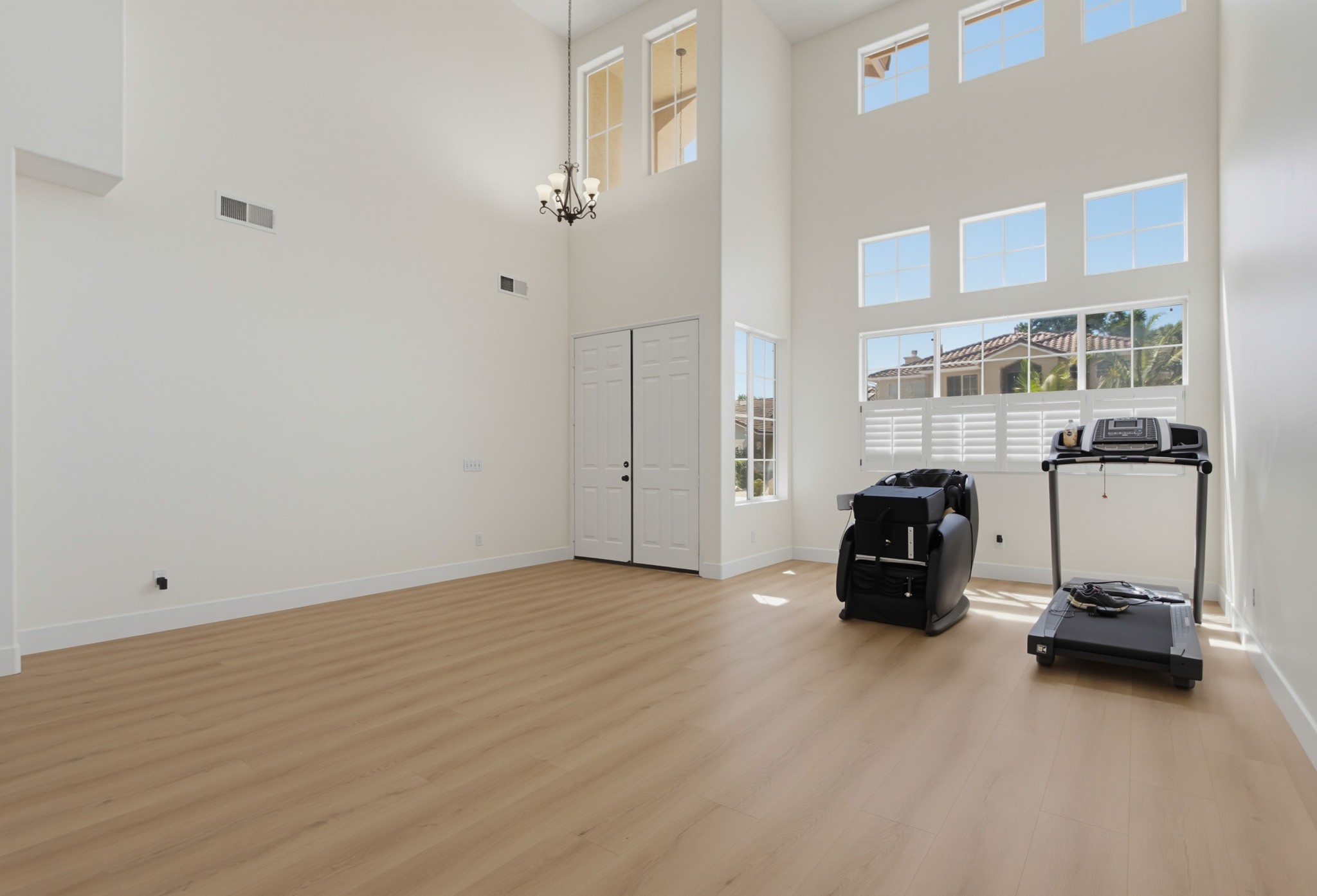 Virtual tour photo 11 of 59 for 3350 Avocado Vista Ln