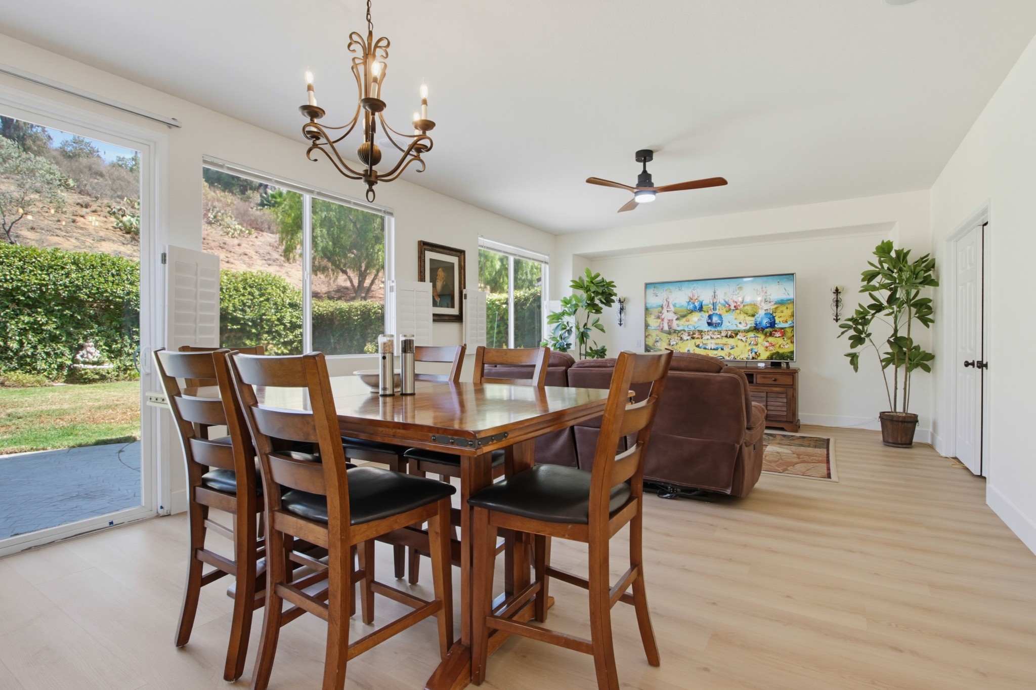 Virtual tour photo 18 of 59 for 3350 Avocado Vista Ln
