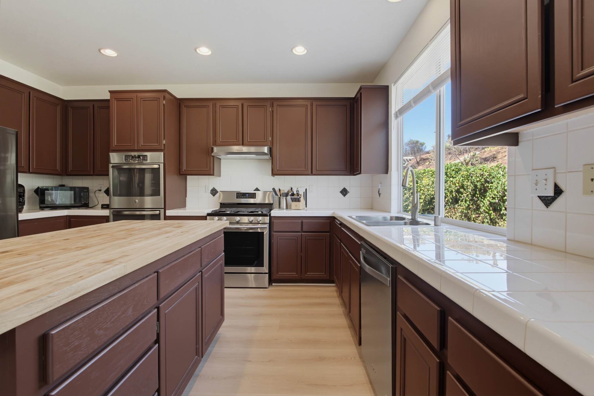 Virtual tour photo 25 of 59 for 3350 Avocado Vista Ln