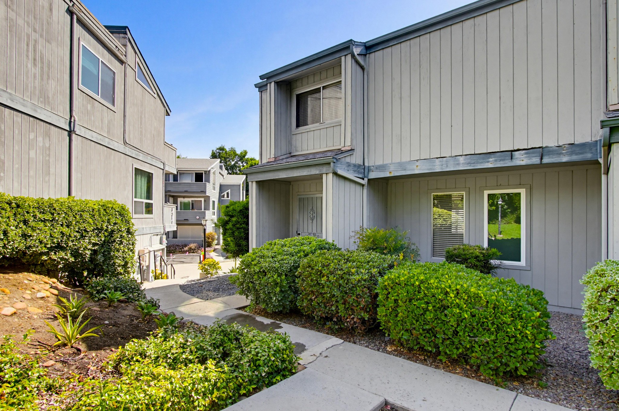 Virtual tour photo 4 of 44 for 3350 Cherokee Ave UNIT 25