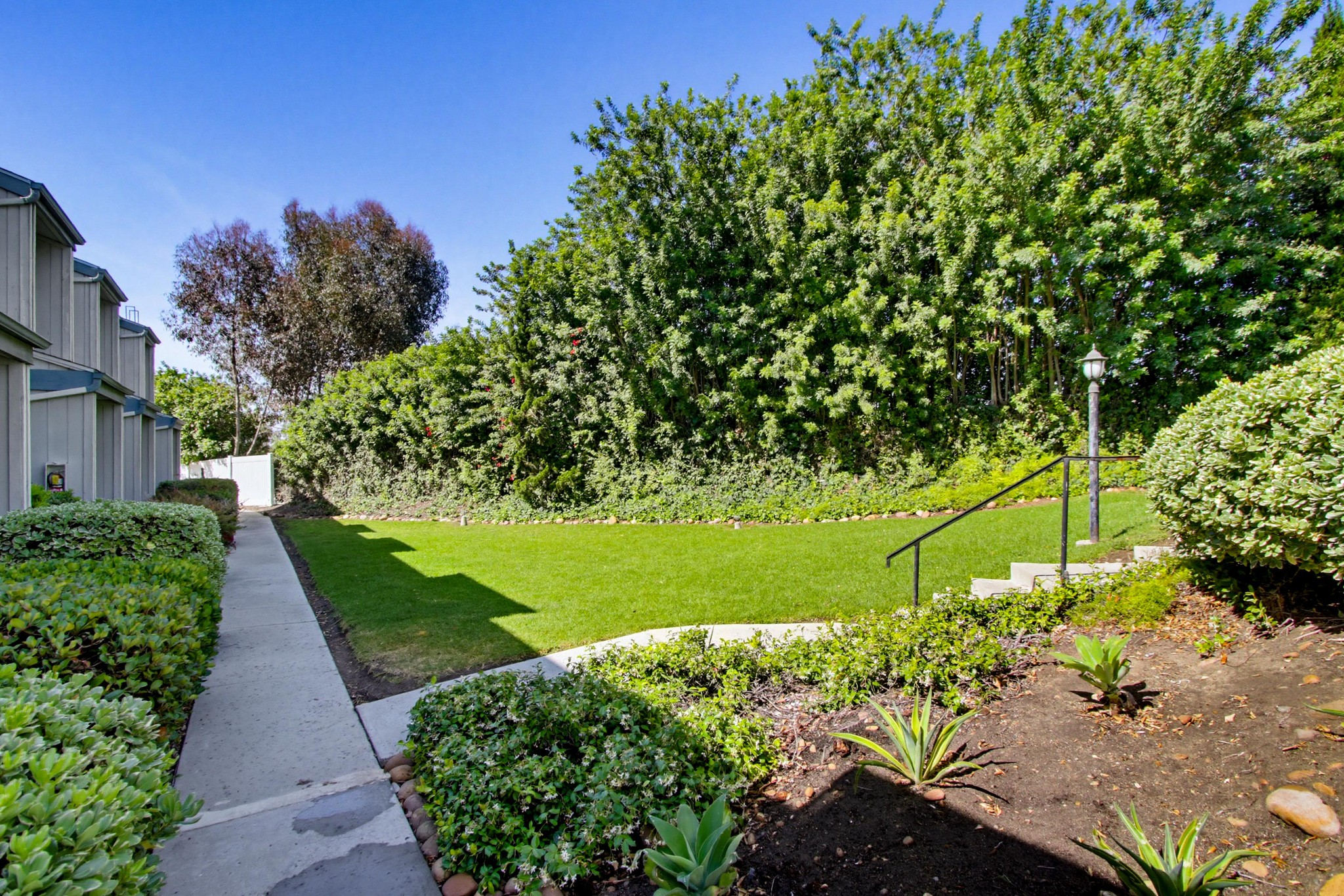 Virtual tour photo 6 of 44 for 3350 Cherokee Ave UNIT 25