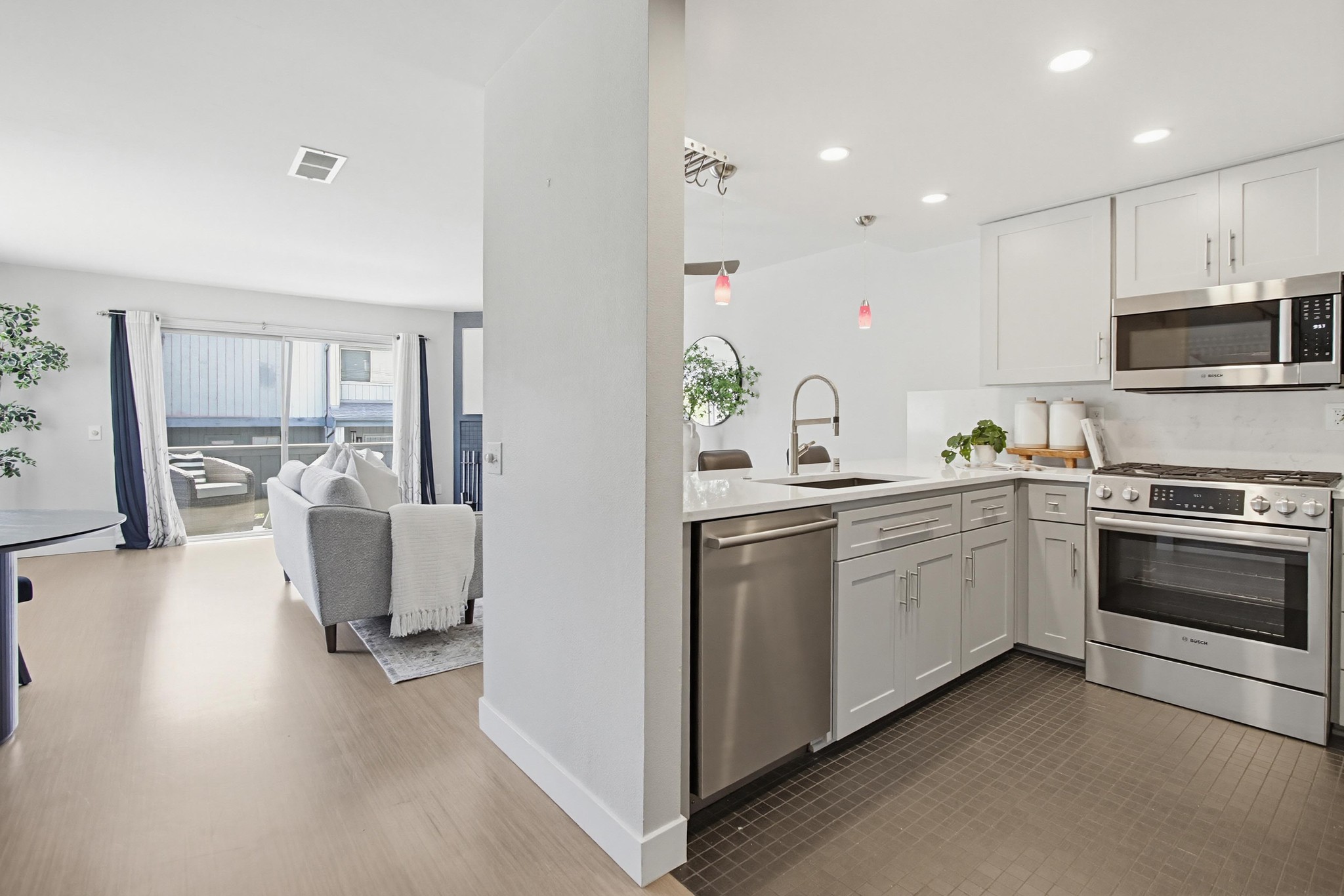 Virtual tour photo 21 of 44 for 3350 Cherokee Ave UNIT 25