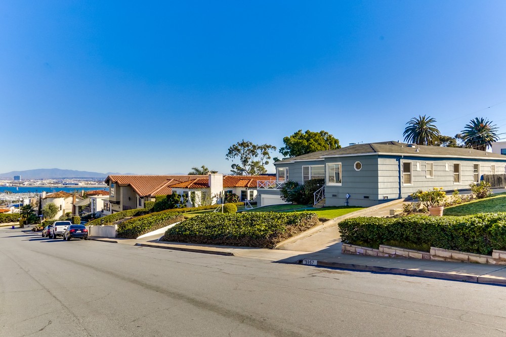 Virtual tour photo 4 of 97 for 3353 Trumbull St