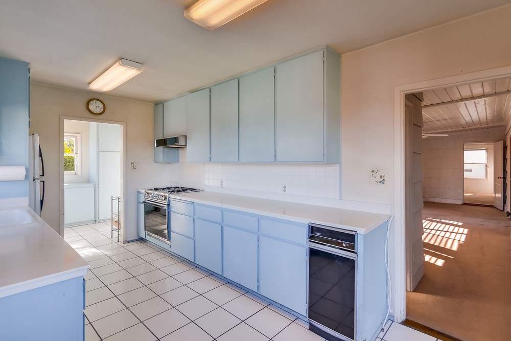 Virtual tour photo 32 of 97 for 3353 Trumbull St