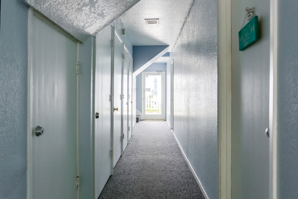 Virtual tour photo 11 of 43 for 3355 Ocean Front Walk