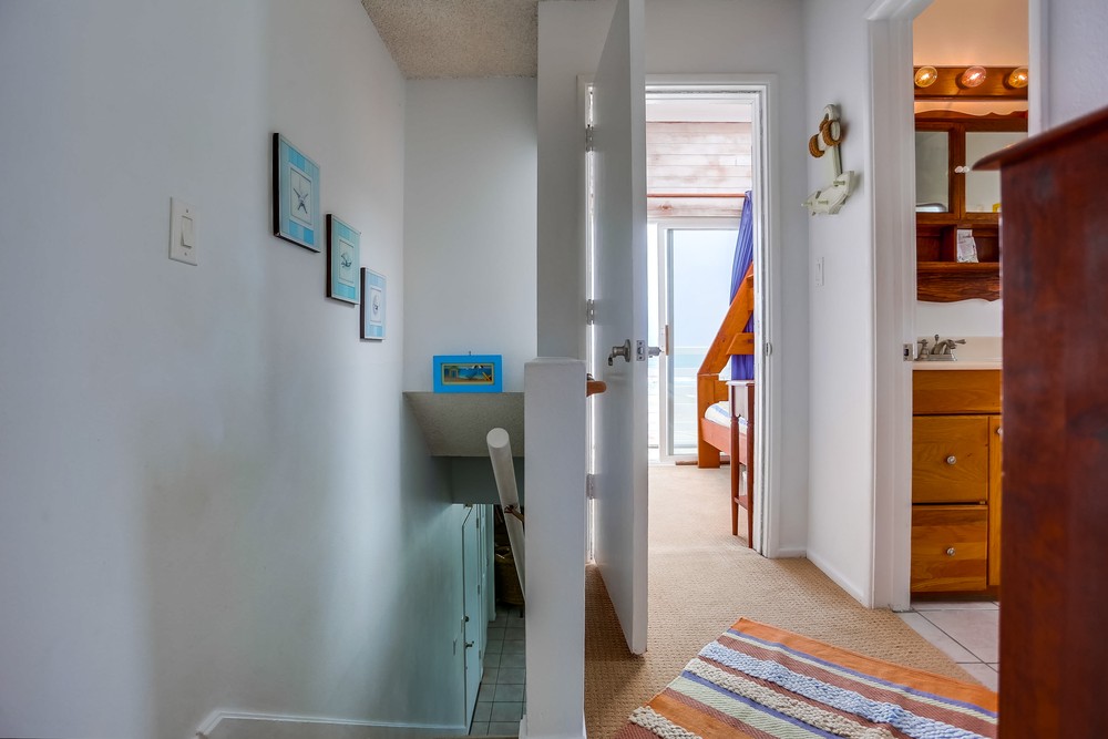 Virtual tour photo 31 of 43 for 3355 Ocean Front Walk