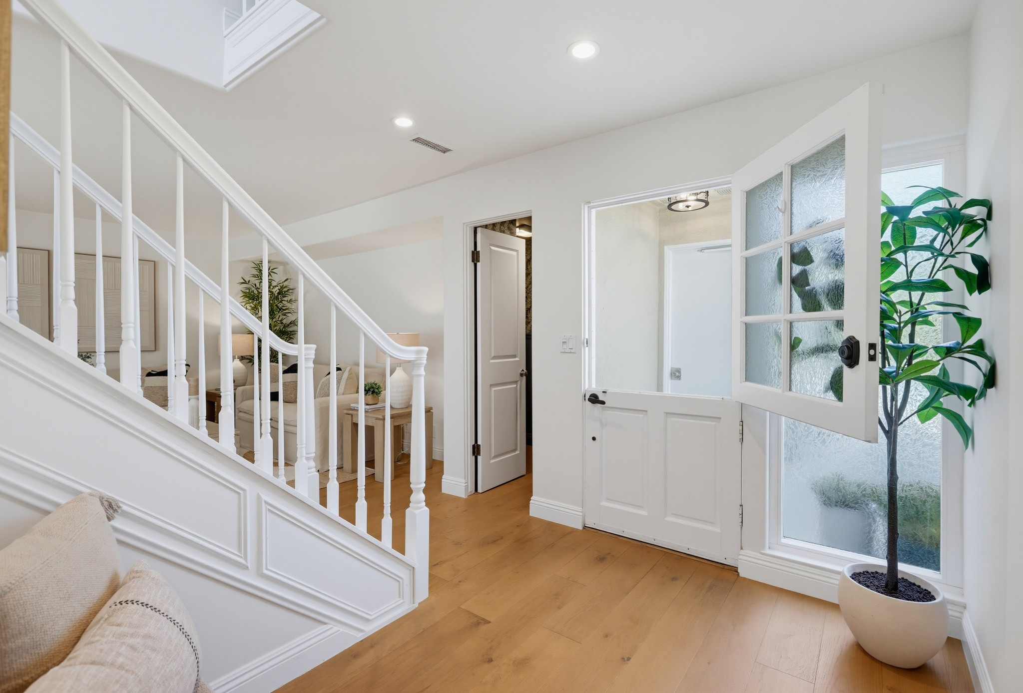 Virtual tour photo 7 of 73 for 336 Tours Ln