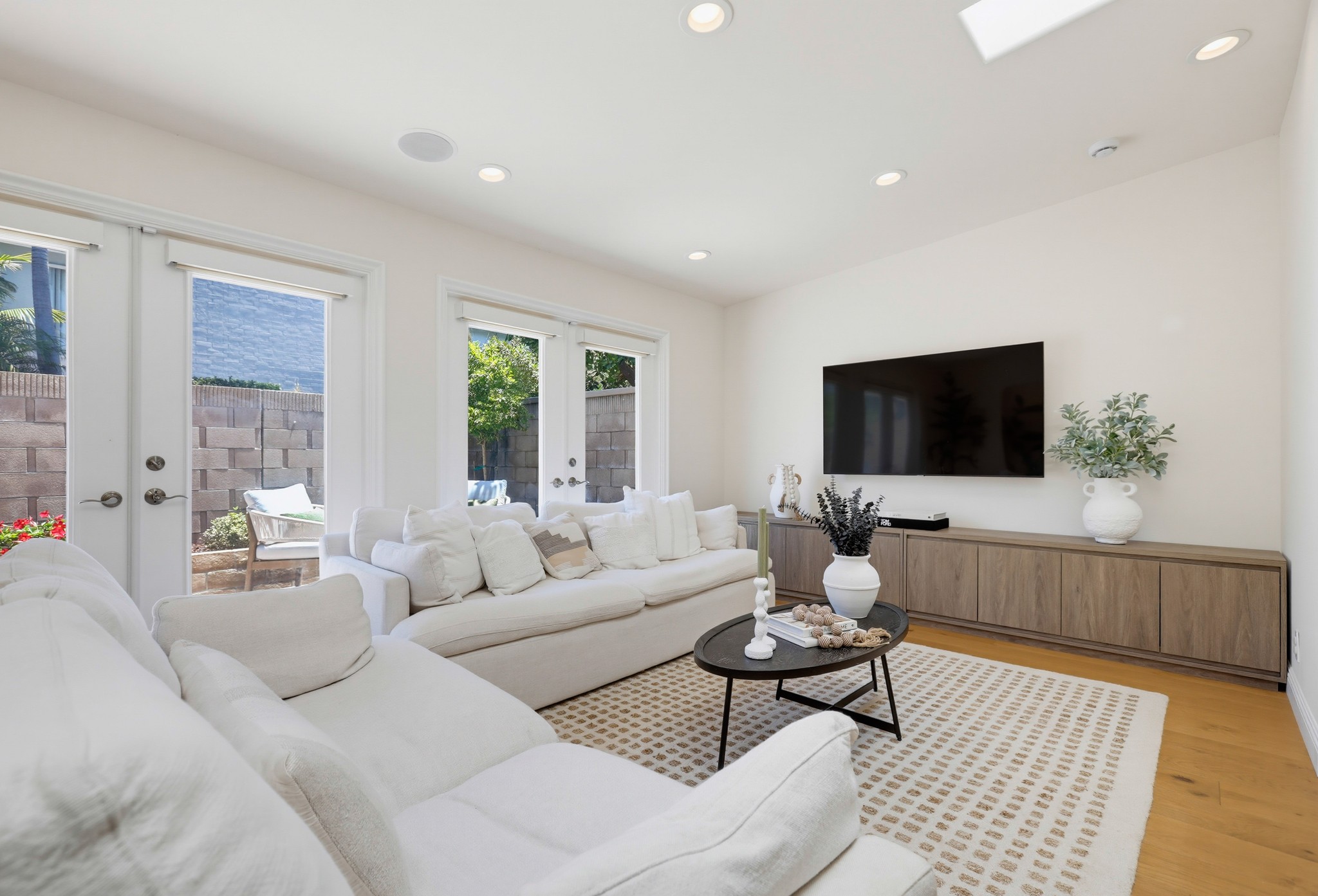Virtual tour photo 17 of 73 for 336 Tours Ln