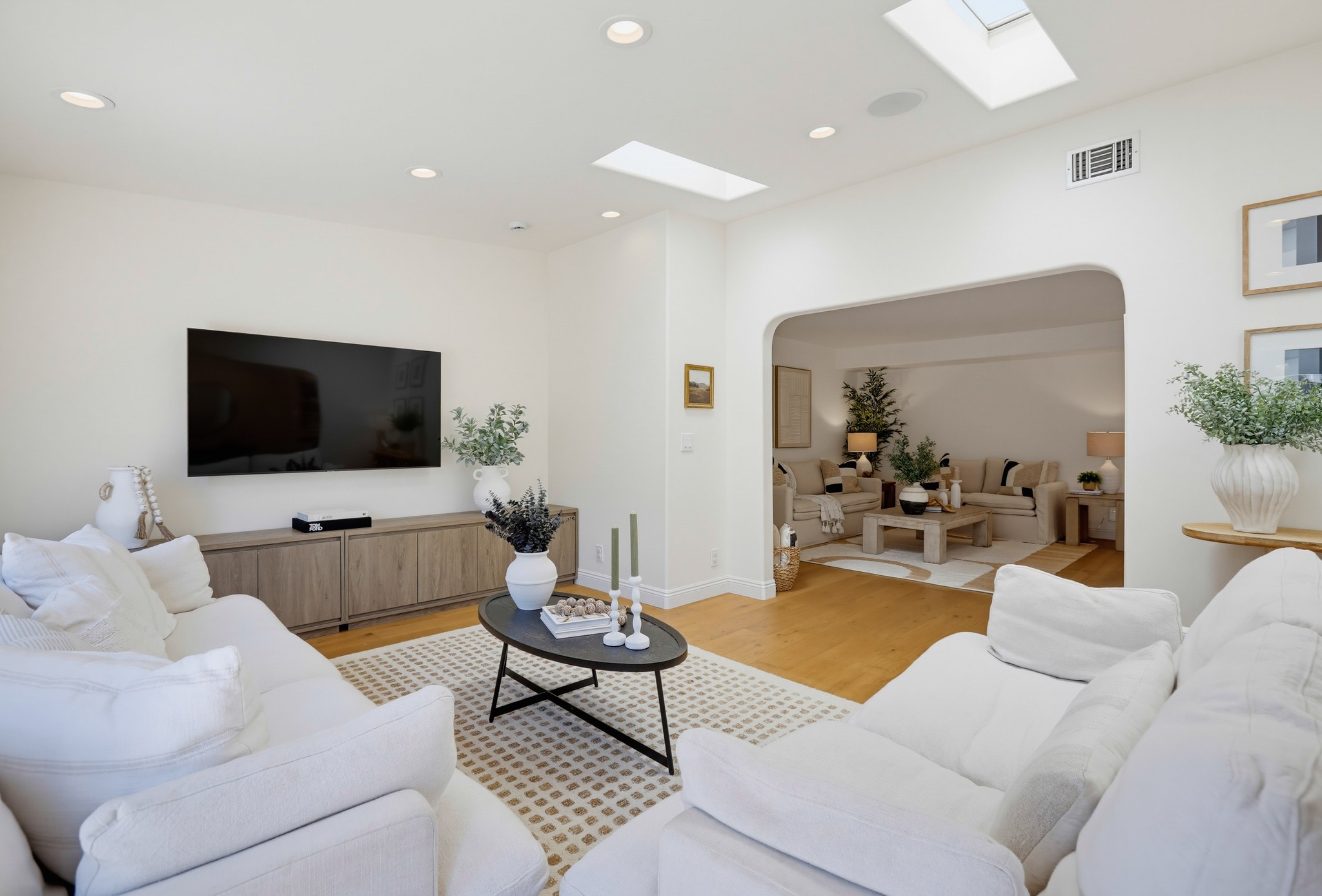 Virtual tour photo 18 of 73 for 336 Tours Ln