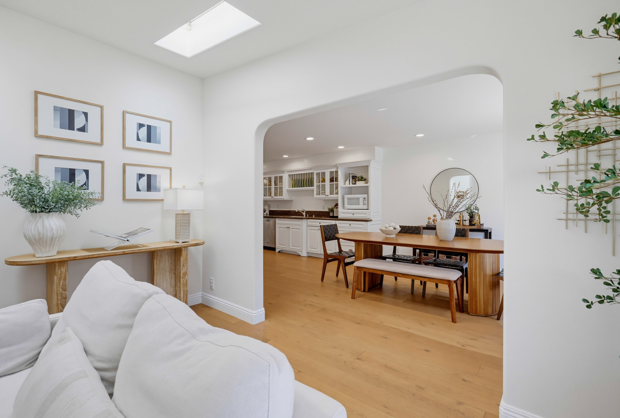 Virtual tour photo 21 of 73 for 336 Tours Ln