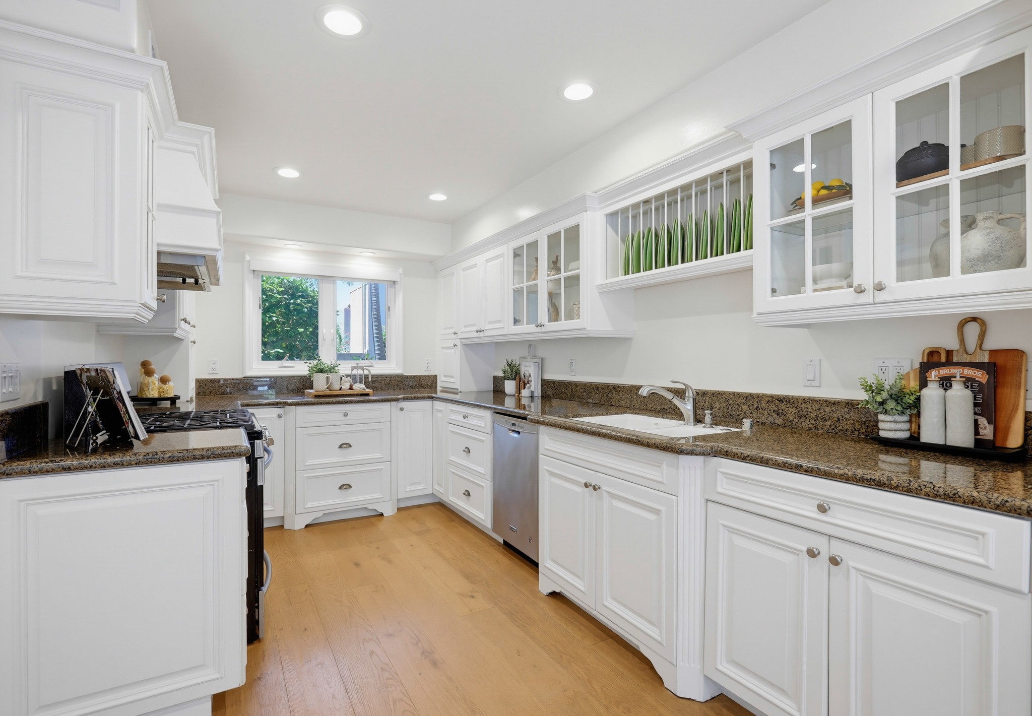 Virtual tour photo 26 of 73 for 336 Tours Ln