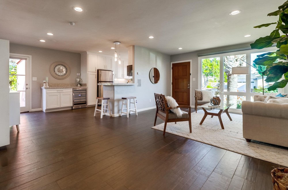 Virtual tour photo 6 of 54 for 3360 Chicago St