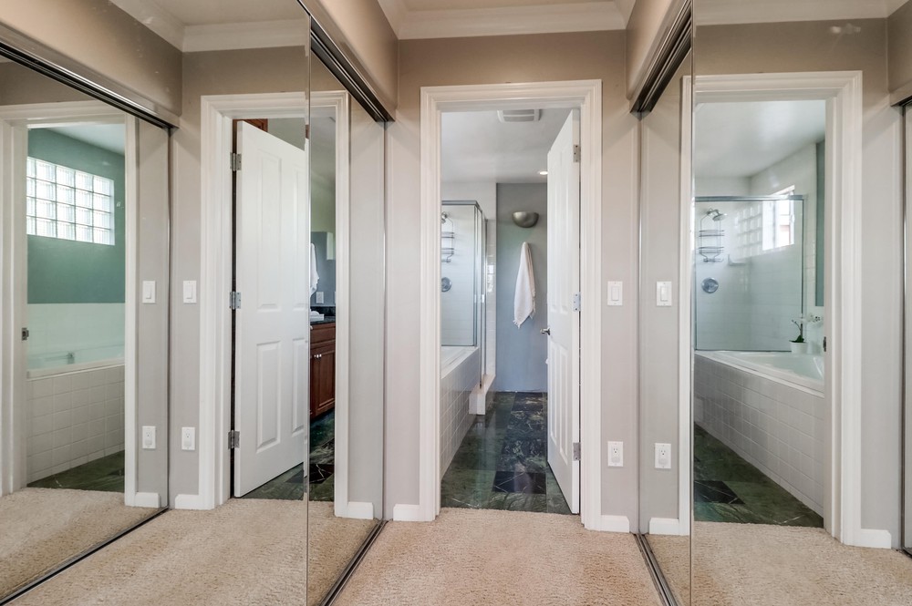 Virtual tour photo 27 of 54 for 3360 Chicago St