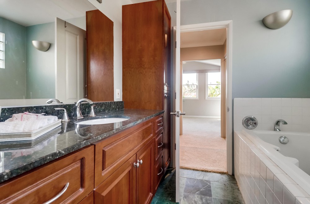 Virtual tour photo 29 of 54 for 3360 Chicago St