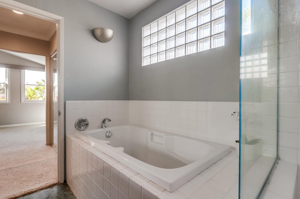 Virtual tour photo 31 of 54 for 3360 Chicago St