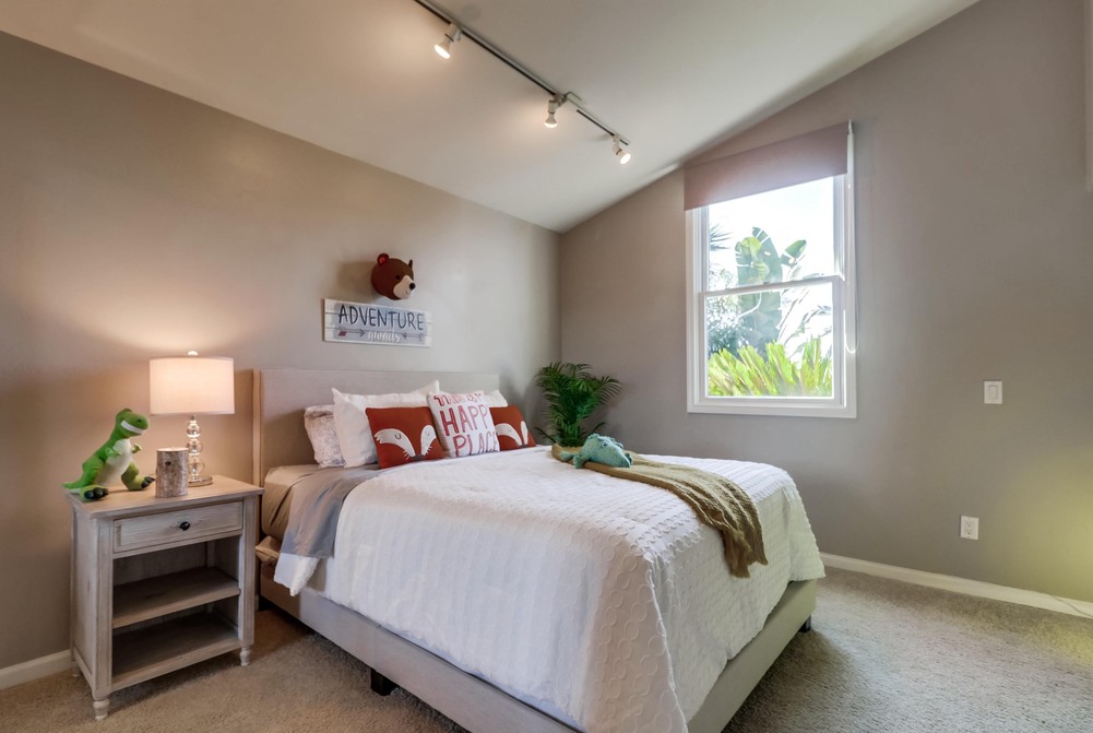 Virtual tour photo 32 of 54 for 3360 Chicago St