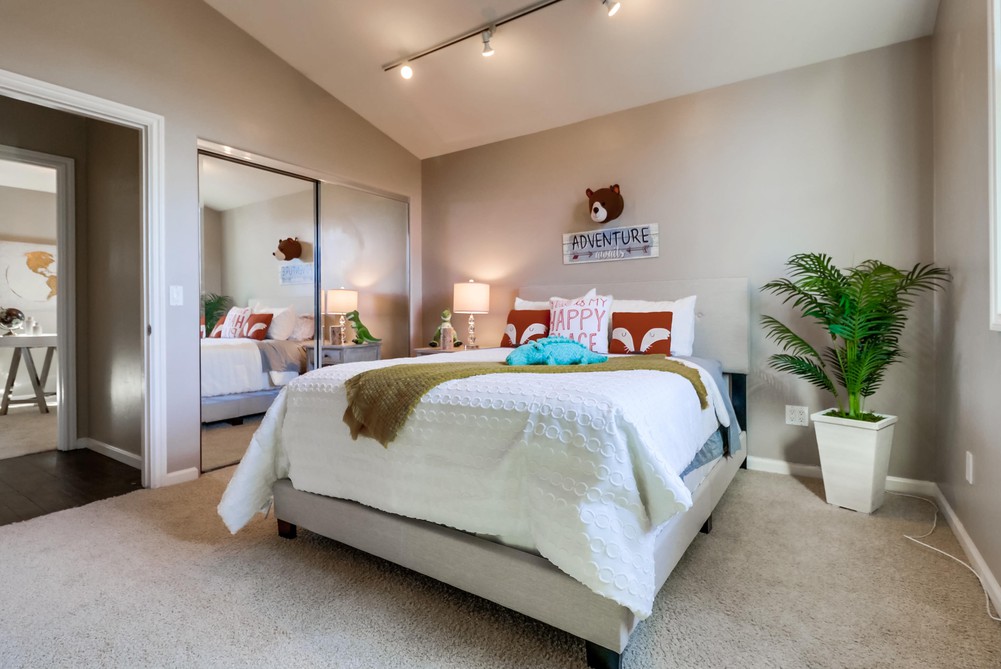 Virtual tour photo 34 of 54 for 3360 Chicago St