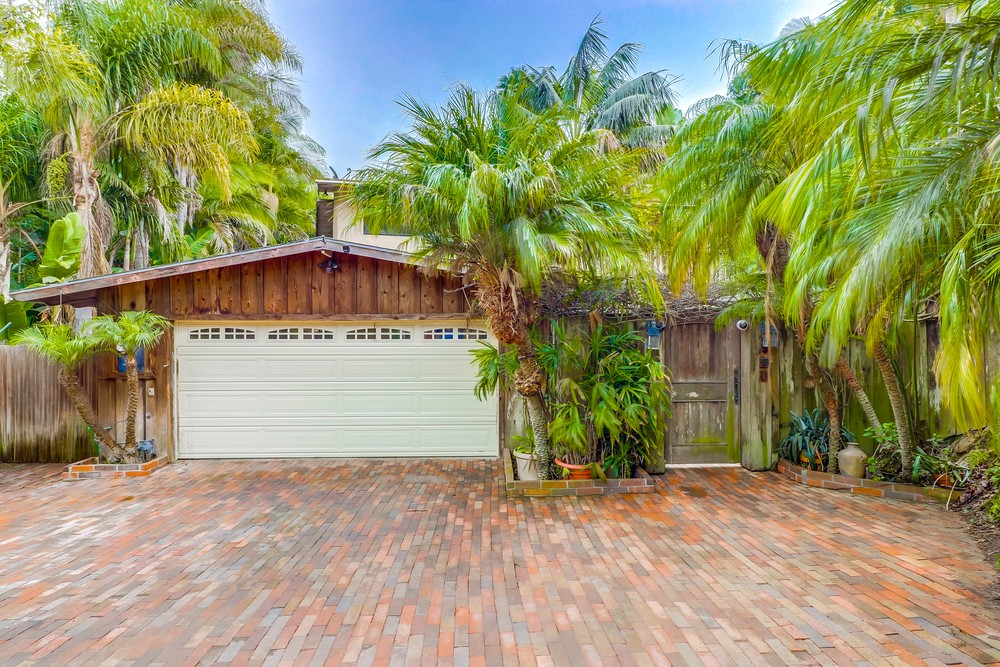 Virtual tour photo 6 of 60 for 3360 Martinez St