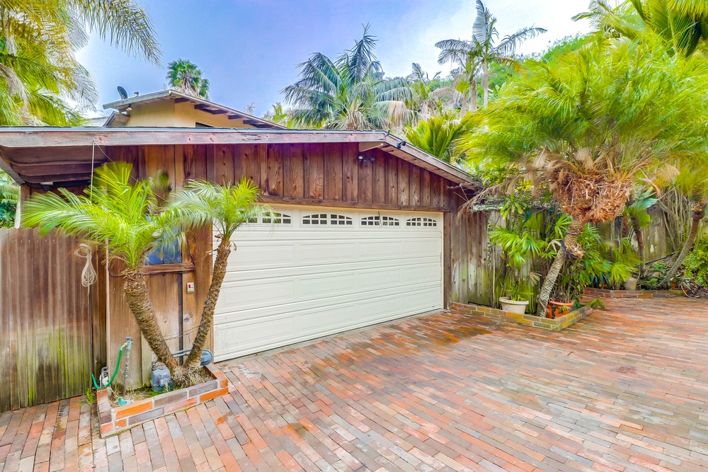 Virtual tour photo 7 of 60 for 3360 Martinez St
