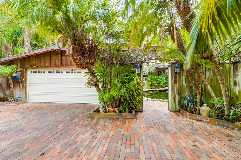 Virtual tour photo 8 of 60 for 3360 Martinez St
