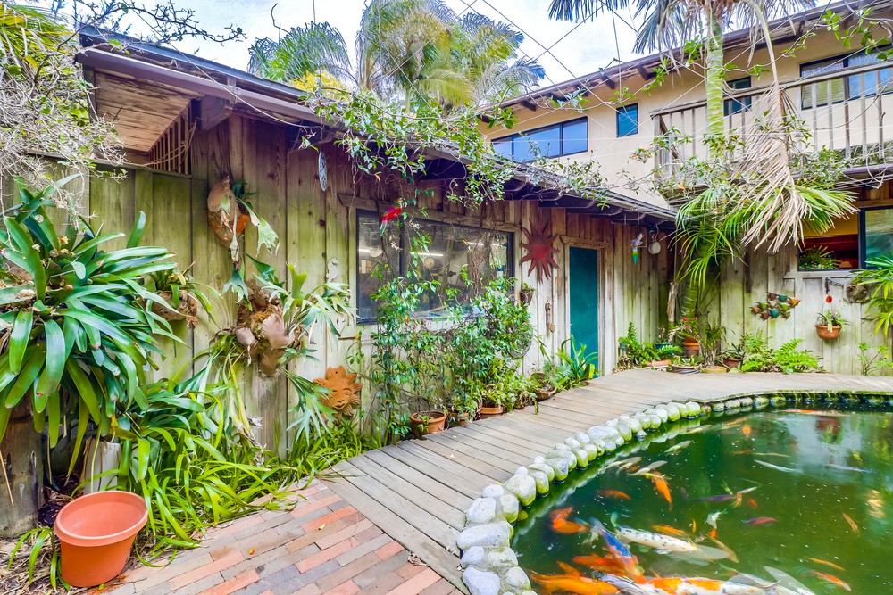 Virtual tour photo 10 of 60 for 3360 Martinez St