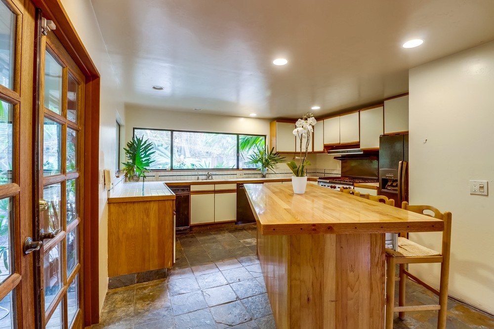 Virtual tour photo 24 of 60 for 3360 Martinez St