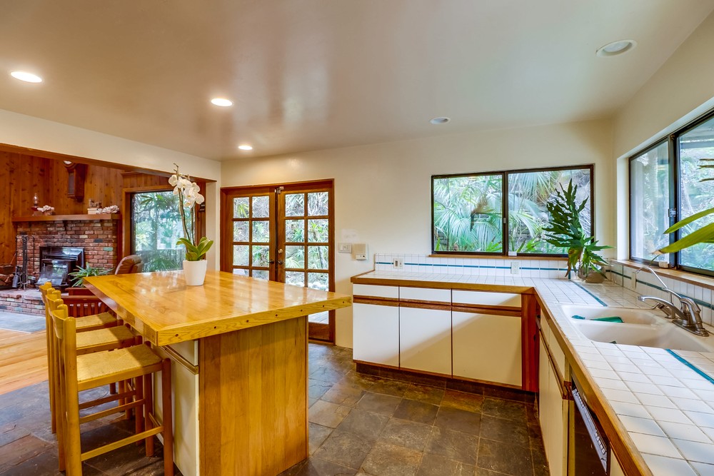Virtual tour photo 26 of 60 for 3360 Martinez St