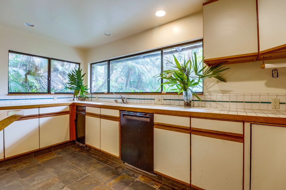 Virtual tour photo 27 of 60 for 3360 Martinez St