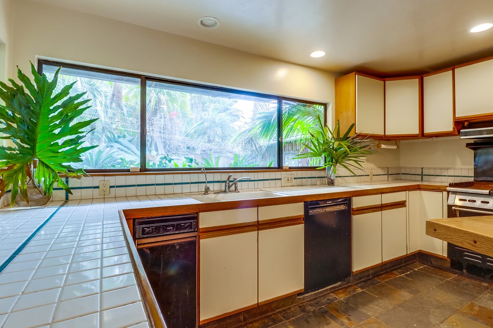 Virtual tour photo 28 of 60 for 3360 Martinez St