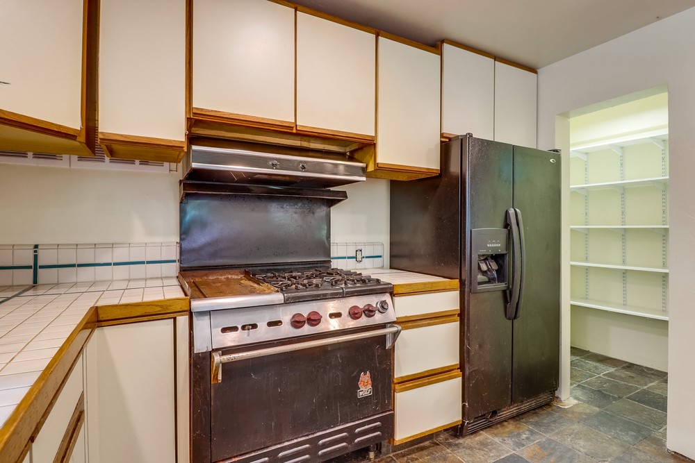 Virtual tour photo 30 of 60 for 3360 Martinez St