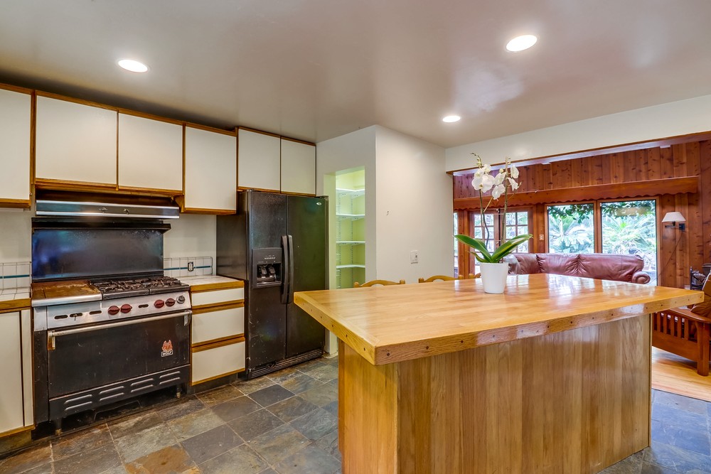 Virtual tour photo 31 of 60 for 3360 Martinez St