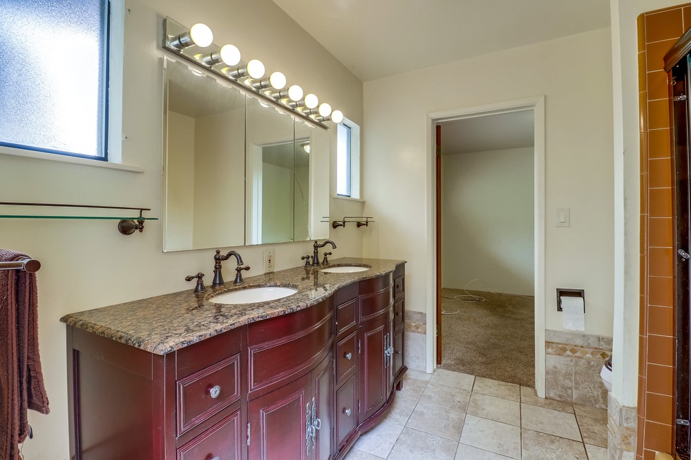 Virtual tour photo 36 of 60 for 3360 Martinez St