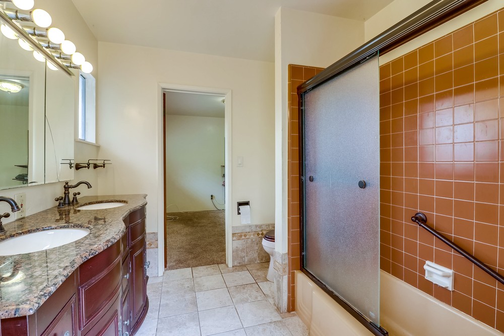 Virtual tour photo 37 of 60 for 3360 Martinez St