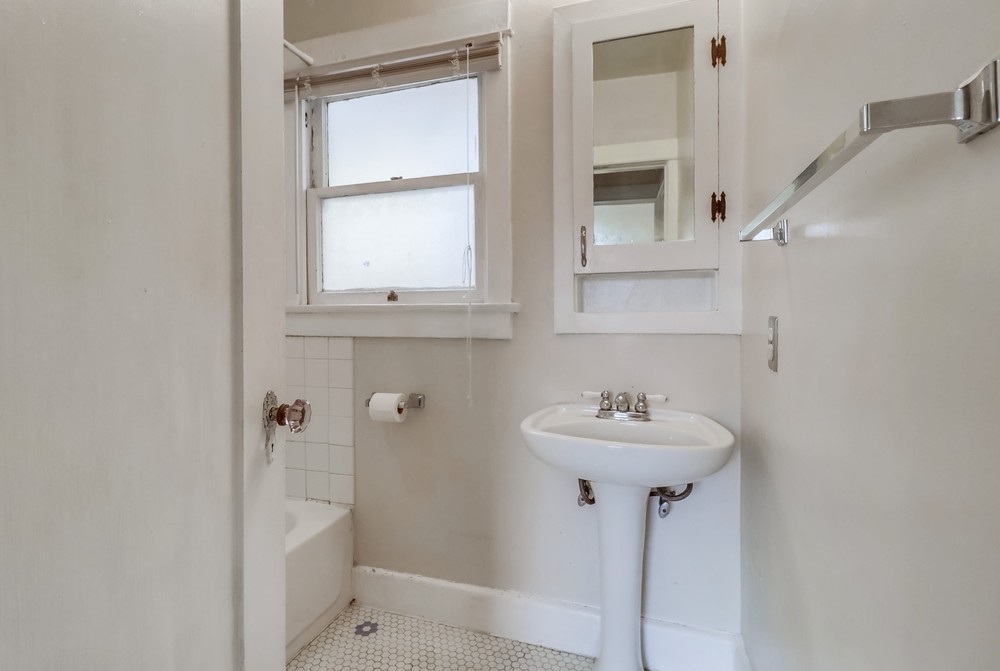 Virtual tour photo 27 of 54 for 3362 Herman Ave