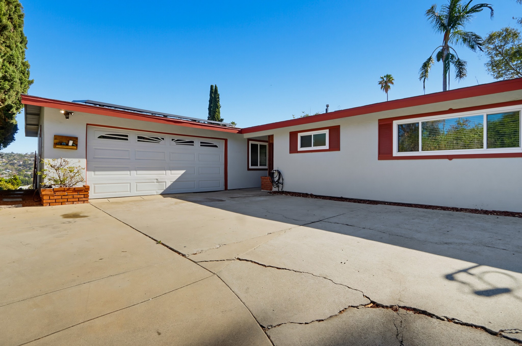 Virtual tour photo 4 of 56 for 3365 S Bonita St