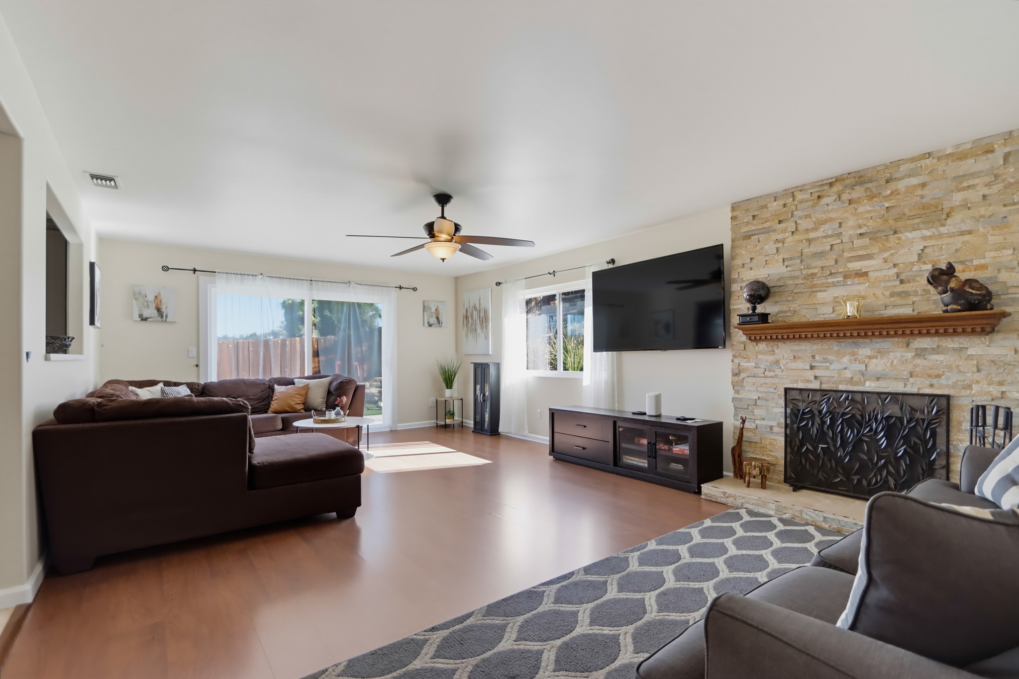 Virtual tour photo 8 of 56 for 3365 S Bonita St