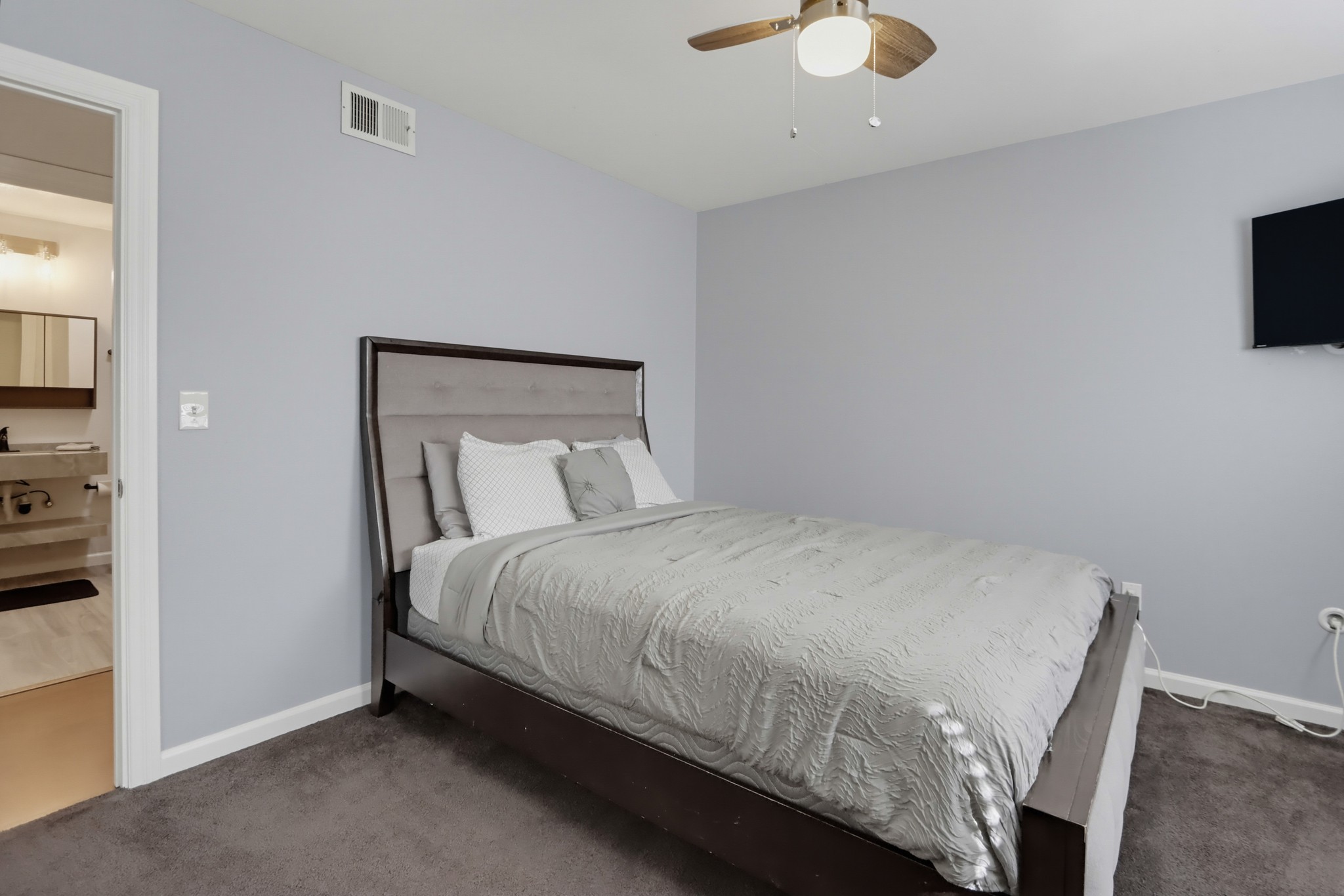 Virtual tour photo 28 of 56 for 3365 S Bonita St