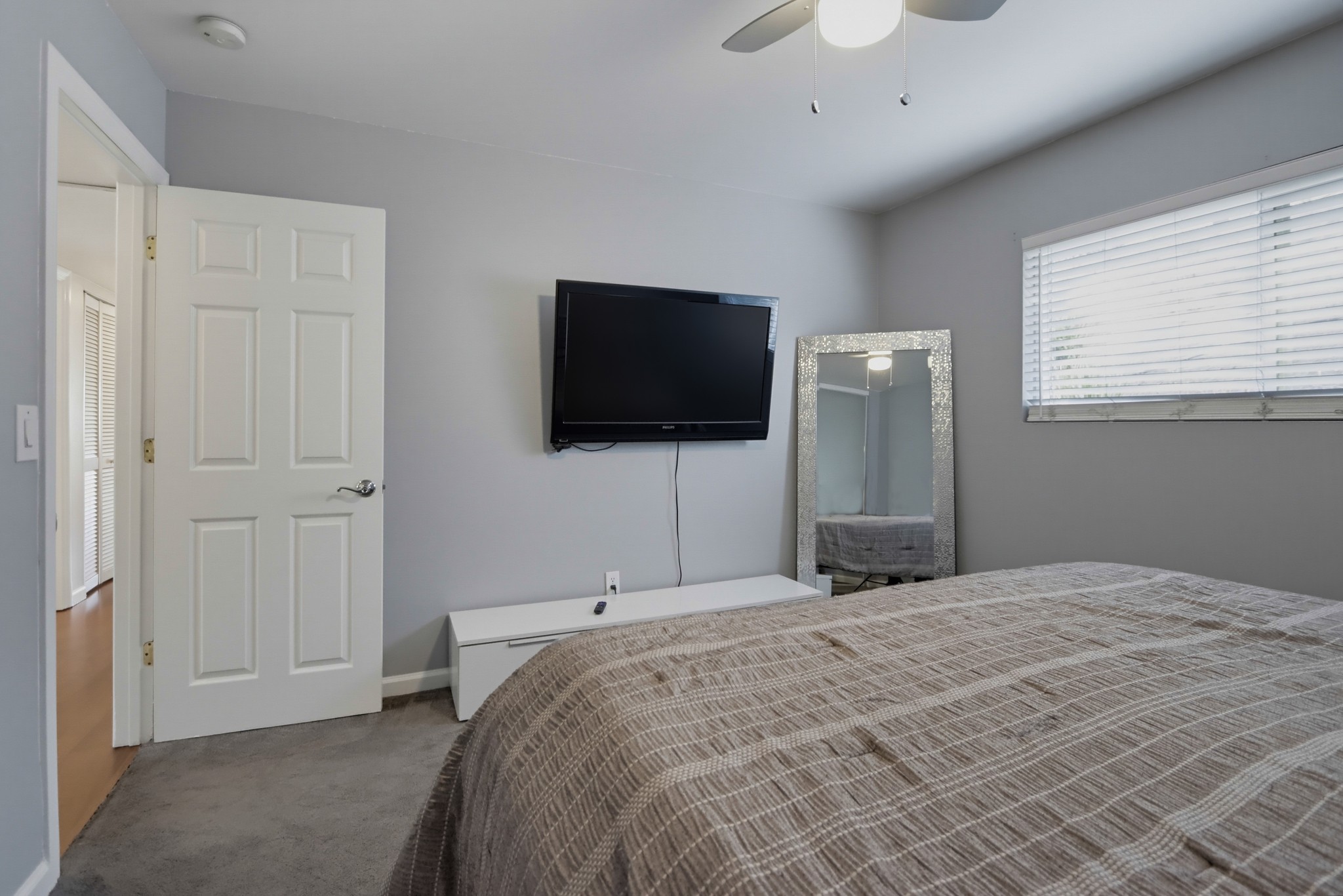 Virtual tour photo 31 of 56 for 3365 S Bonita St