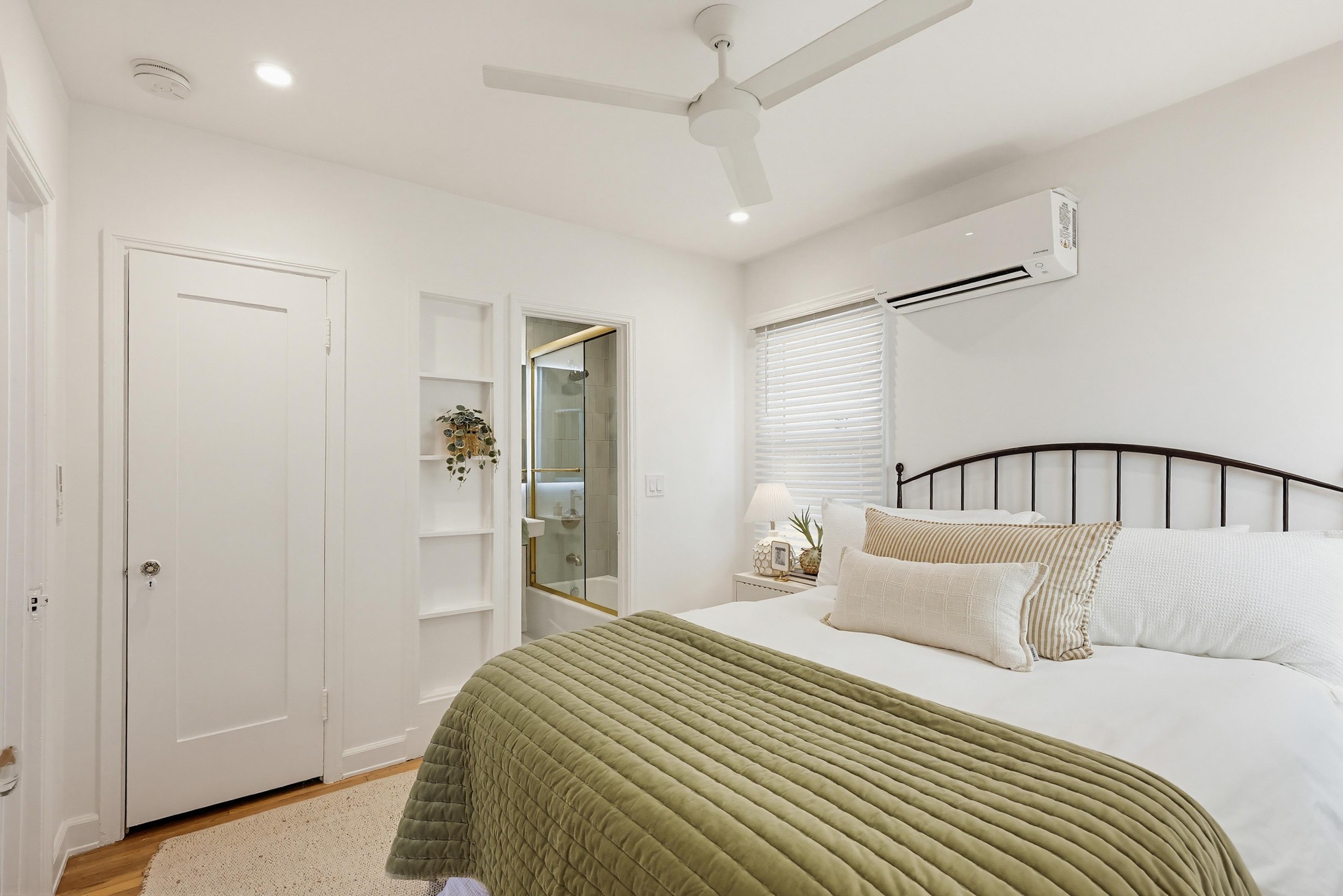 Virtual tour photo 42 of 54 for 3370 Grim Ave